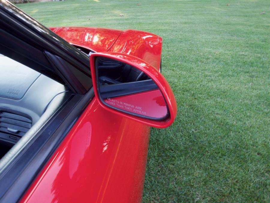 Детали экстерьера Honda S2000 (AP1) 2000 года  (фото 38 из 131)